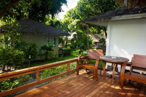 Larissa Samed Resort · 露台休憩区